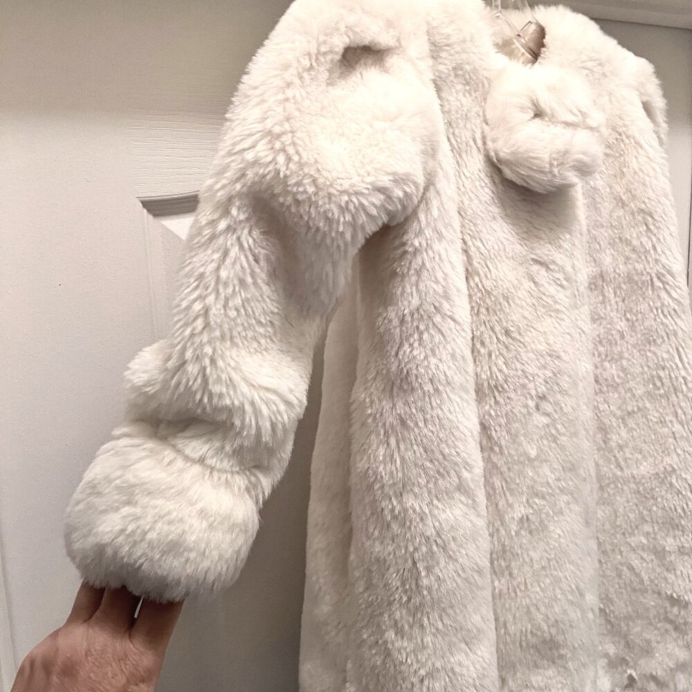 Neiman Marcus Girls Helena Faux Fur Coat-Ivory/Cream-Size 3T-Formal-Festive-Warm - Picture 4 of 16